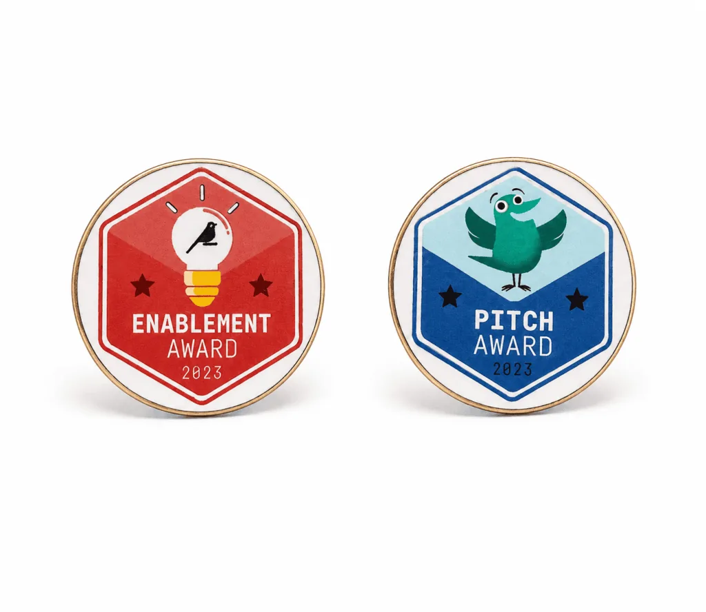 UV-trükiga kiirtellimuse rinnamärgid: Enablement Award ja Pitch Award 2023